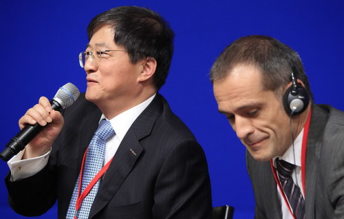 France, China seek closer economic ties