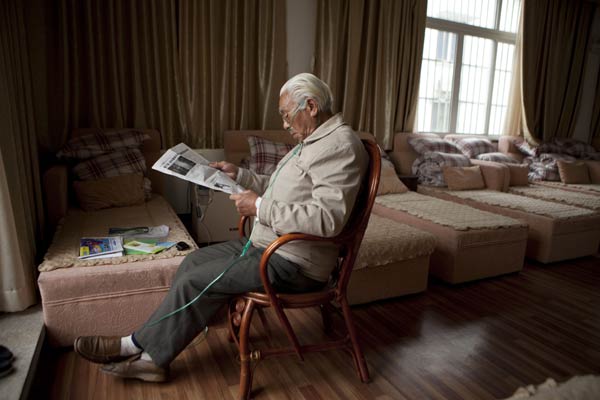 Census: Population hits 1.37b 