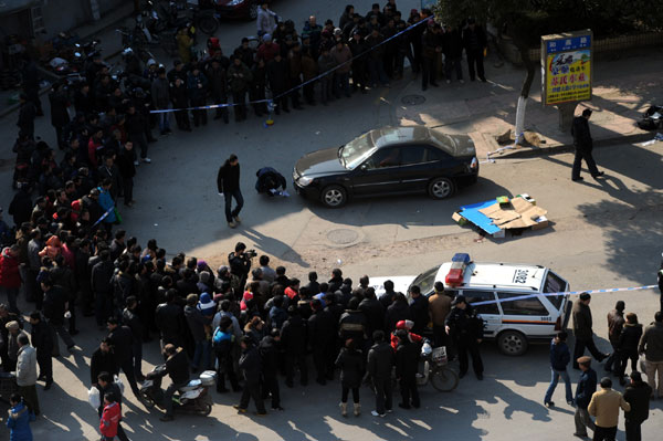 Homicide, robbery suspect wanted Homicide, robbery suspect wanted