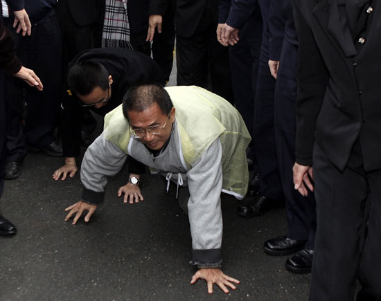 Prison lets Chen go to funeral Prison lets Chen Shui-bian go to funeral