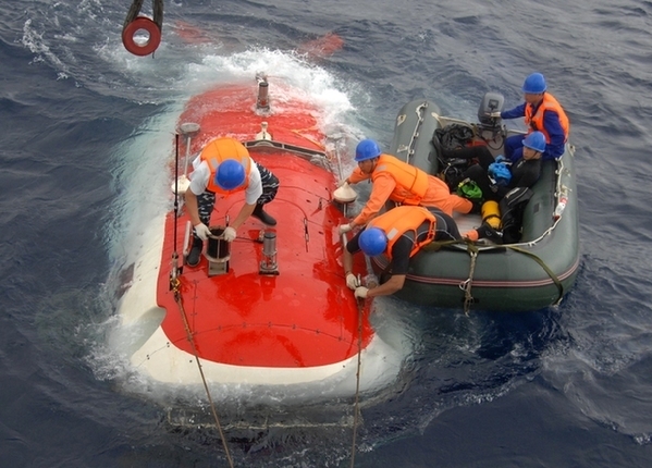 Jiaolong to test 7,000-meter dive