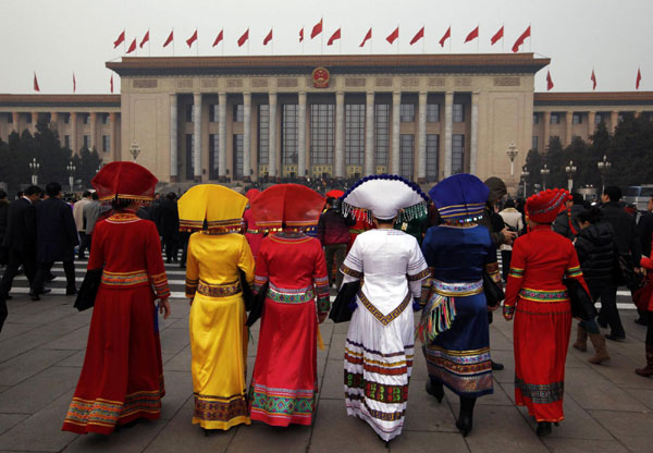 Ethnic group delegates attend NPC