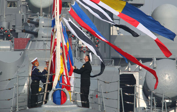 Russian warships mark China navy's founding anniversary