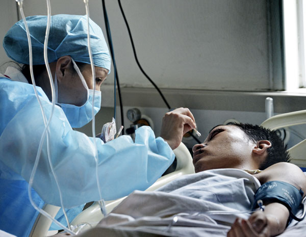 Rescue hero may lose both legs