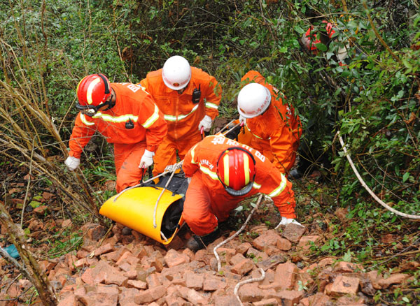 5 dead, 27 injured as China bus falls off ravine