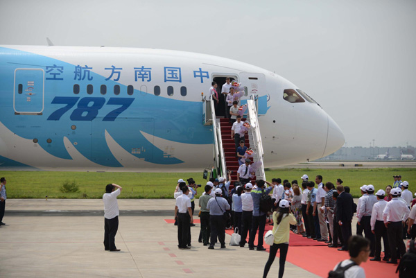 Boeing delivers country's first 787 Dreamliner