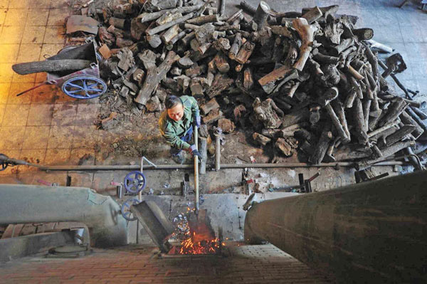 Beijing has begun switching all coal-fire heating facilities, such as the one pictured above, to clean-energy powered systems. Fu Ding / for China Daily Other measures for the capital to become green