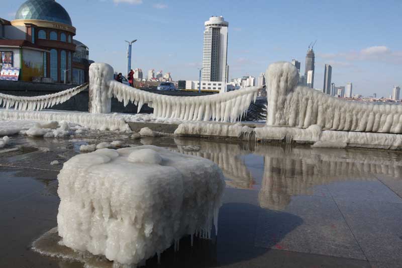 Ice age descends on E China