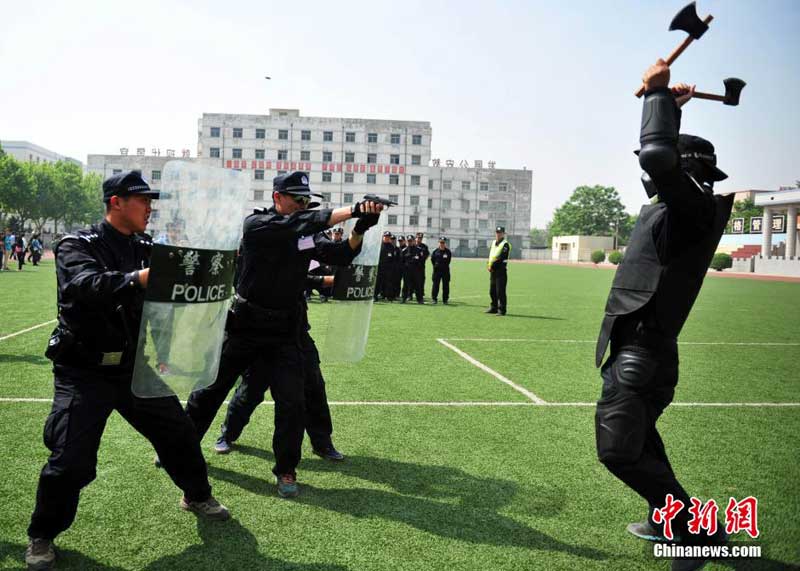 Police undergo training to prepare for the worst