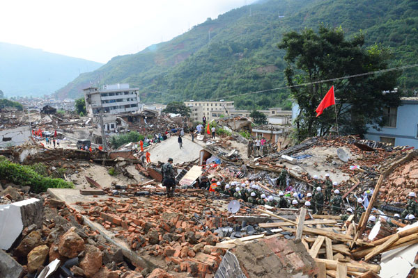 Hunt for survivors continues in Yunnan