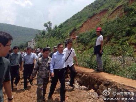 Li arrives at Yunnan for quake relief