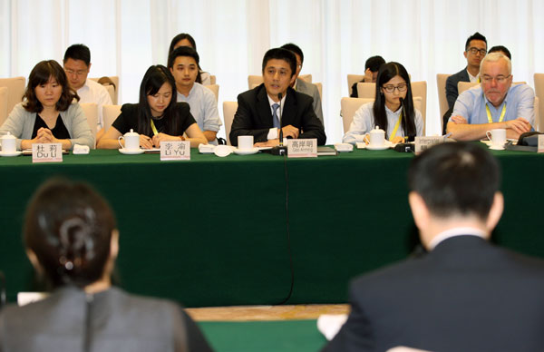 Journalists gather in Chengdu for interview tour