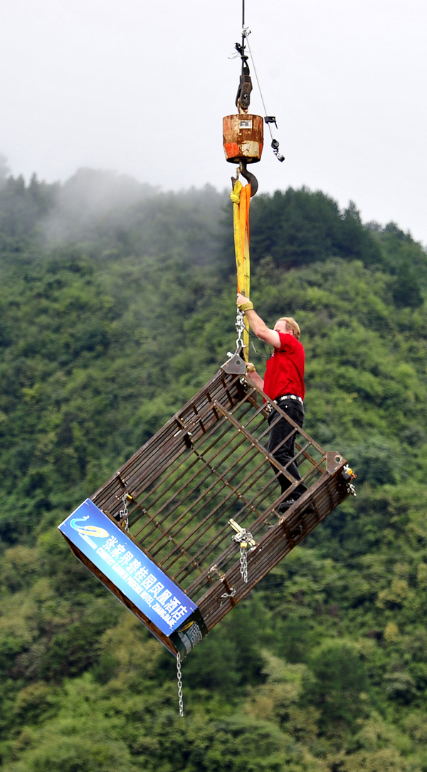 Escape artist beats the clock
