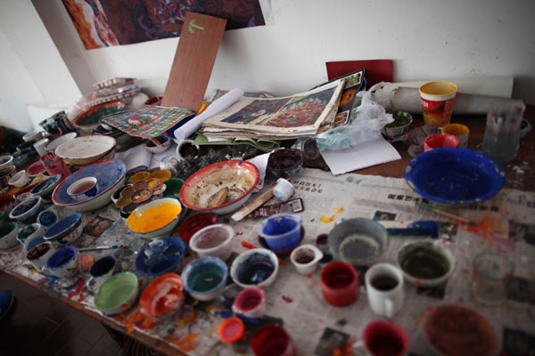 Protecting the Tibetan art of creating thangka