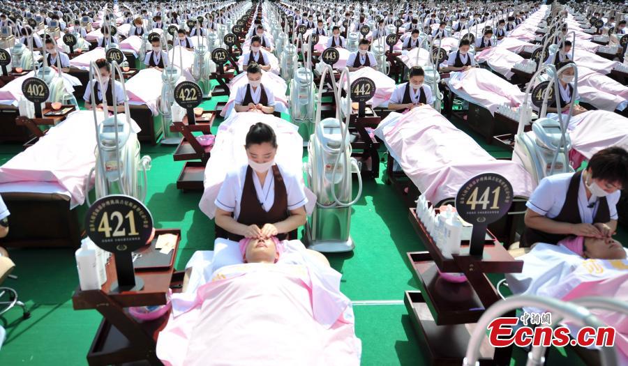 1,000 beauty therapists attempt new world record