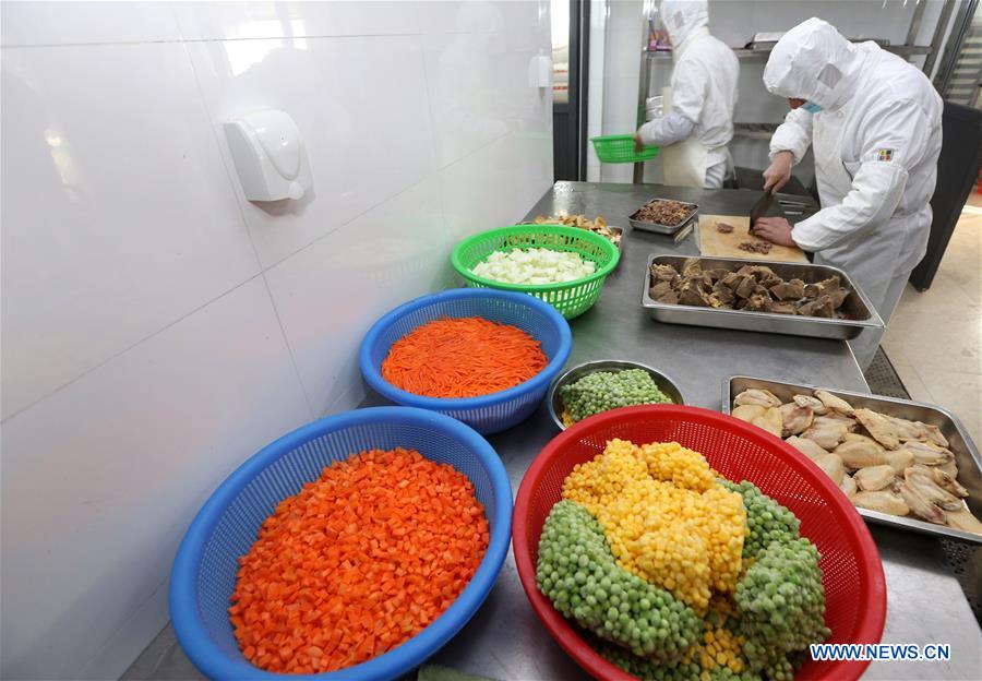In-flight meal prepared for travel rush ahead of Spring Festival