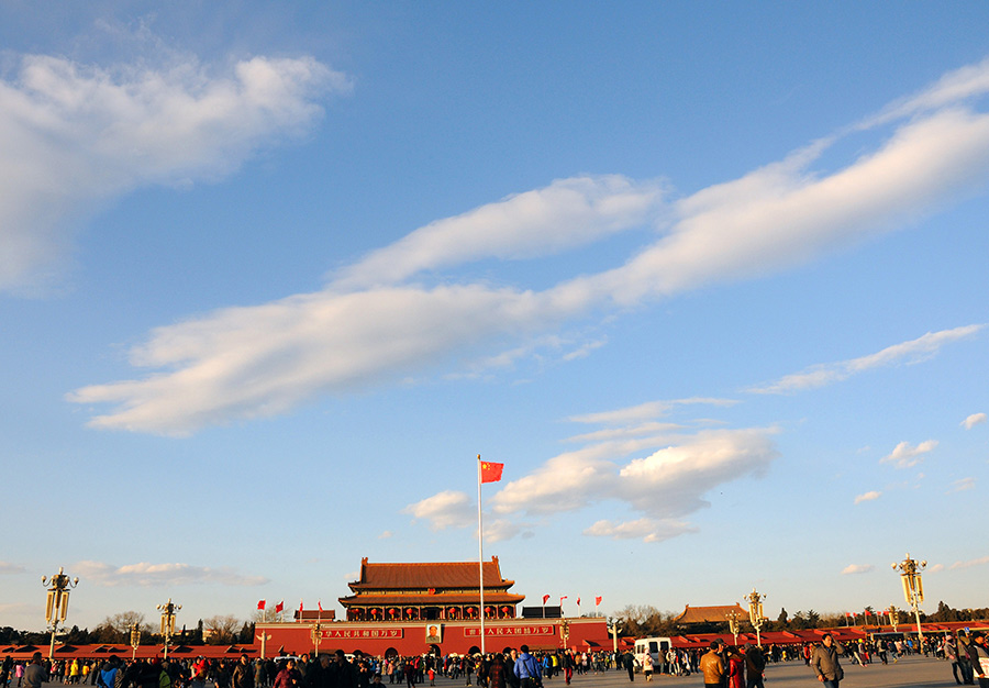Beijing sees blue sky on New Year's Day, but air quality begins to worsen