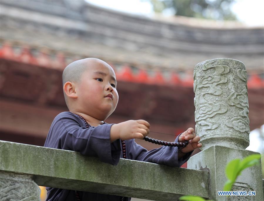 50 kids compete for 'most lovely Buddhist baby' title in E China