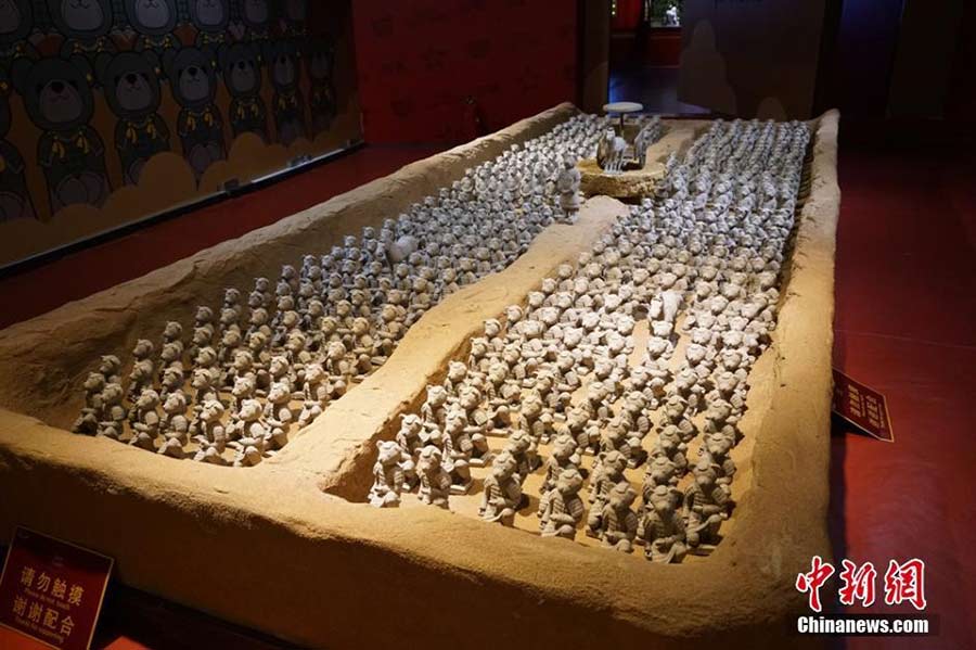 Terracotta teddy bears debut in Wuxi