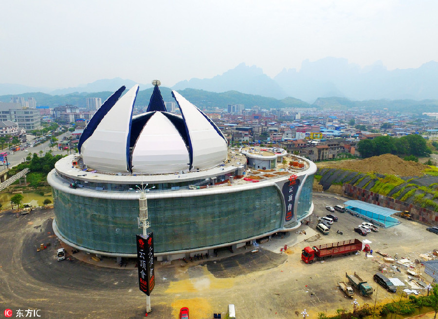 World's largest transparent-domed bar under construction