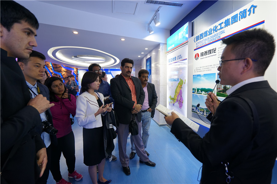 Asian journalists tour Yulin in Shaanxi