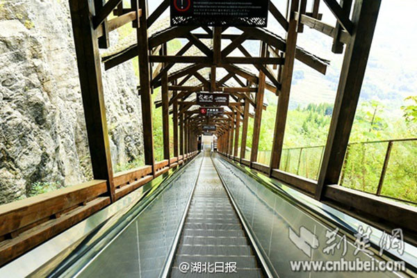 World's longest sightseeing escalator awaits you in Central China
