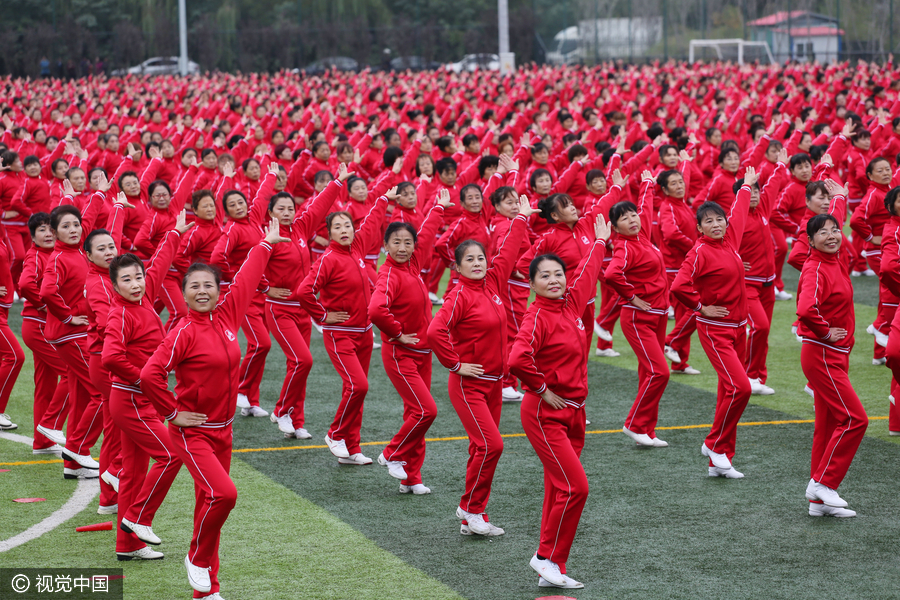 50,000 people set new Guinness square dance record