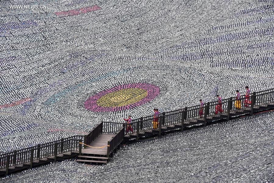 Giant mosaic made of 3m recycled discs in Taiwan
