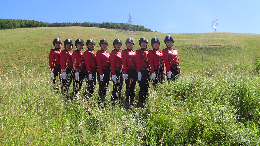 Policewomen on horses turn heads in Inner Mongolia