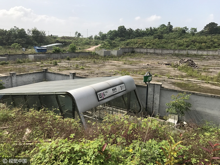 Hidden in wasteland: Subway station that's nearly impossible to find