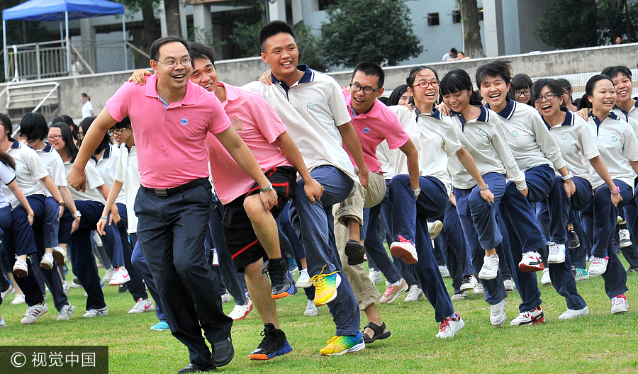 Unusual stress relief for students undertaking <EM>gaokao</EM>