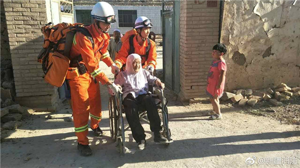Quake destroys houses, shakes buildings in Xinjiang
