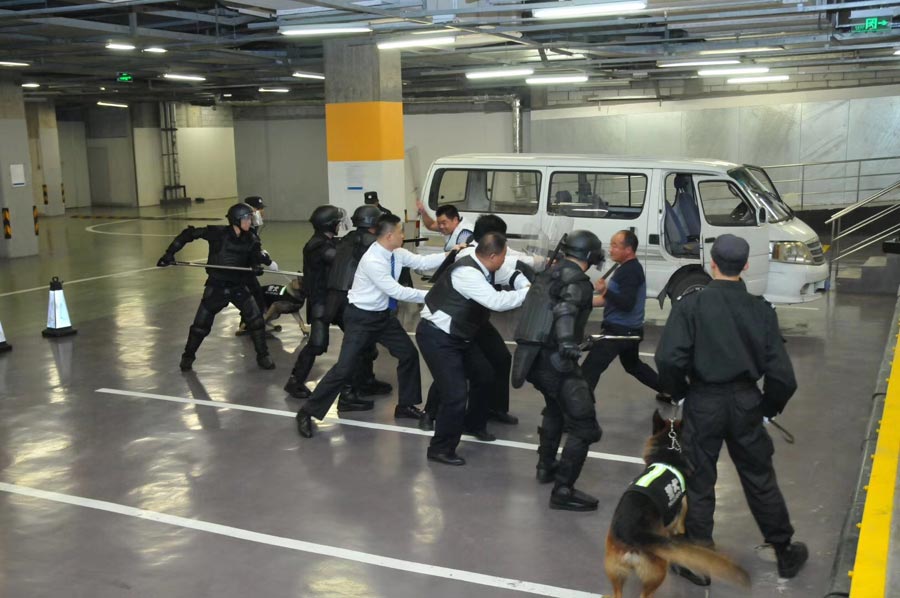 Emergency drill held at Shanghai World Financial Center