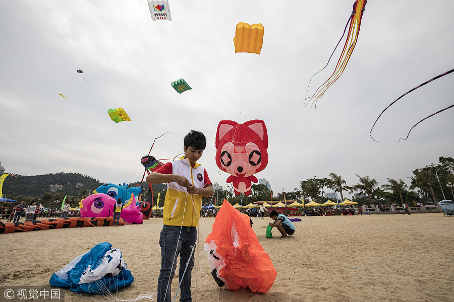 Cities hold up kite festivals