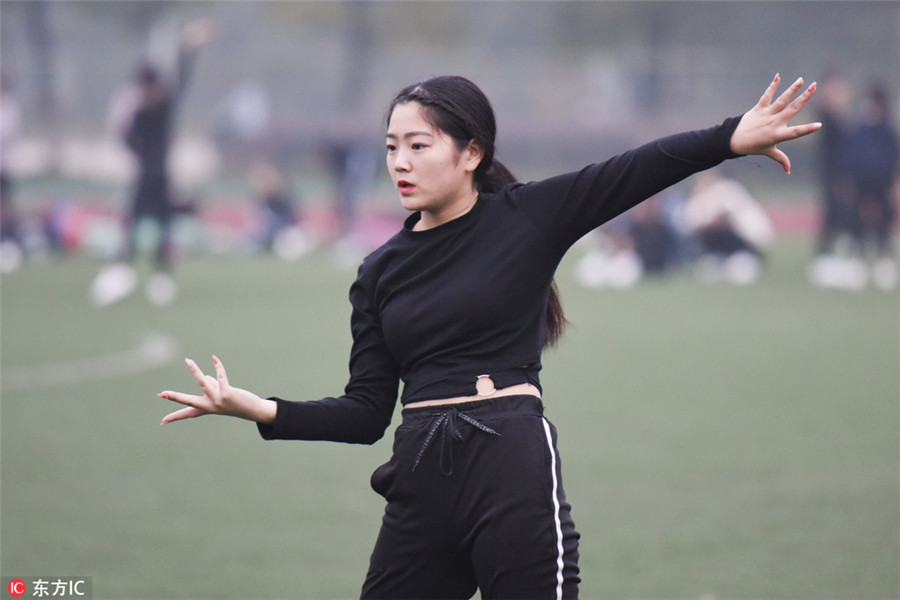 Future stars' final shot for entrance exam in Anhui