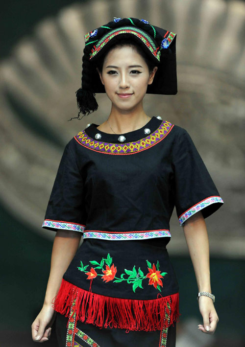 A headdress and neck accessories from the Dong ethnic group are part of a fashion show in Southwest China’s Guizhou province, on Sept 9, 2011. Ethnic style showcased in Guizhou