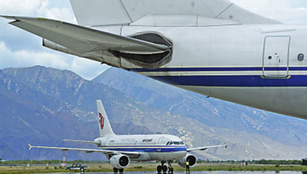 Tourists flying high on 'the roof of the world'