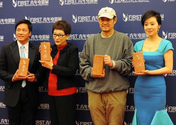 FIRST 主創人員抵達西寧