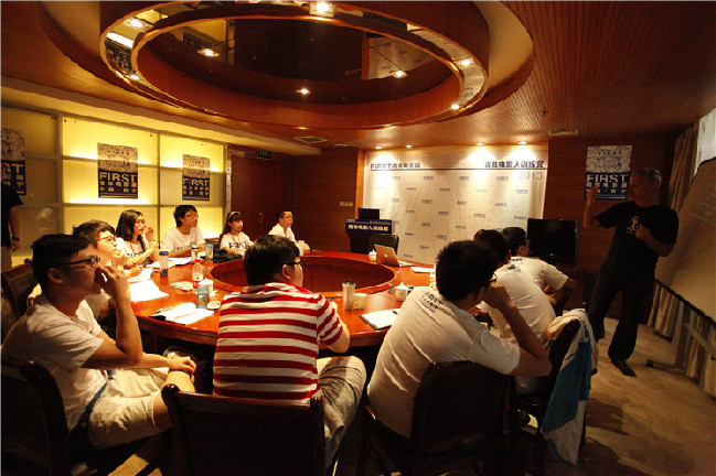 FIRST青年電影展青年電影人訓(xùn)練營(yíng)今日?qǐng)A桌開課