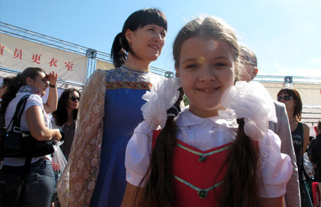 “大愛無國界” 國際義賣在京舉行