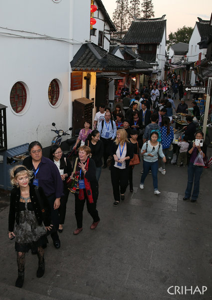 2014年“傳統節日的當代傳承——歡樂春節”研修班成功舉辦