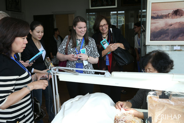 2014年“傳統節日的當代傳承——歡樂春節”研修班