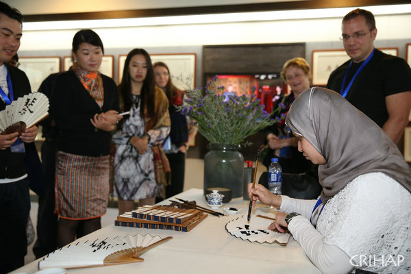 2014年“傳統(tǒng)節(jié)日的當代傳承——歡樂春節(jié)”研修班