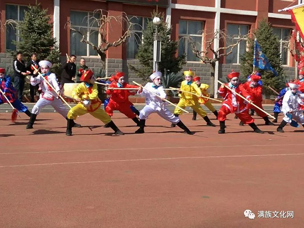 聯合國教科文組織參觀考察滿族小學