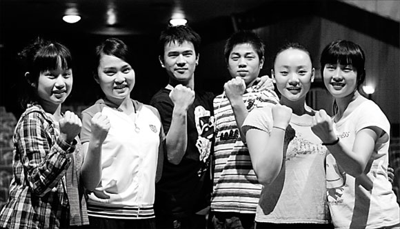 Sichuan acrobats walk tightrope of anxiety, hope