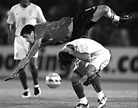 Brazil whips Chile to ease pressure on Dunga