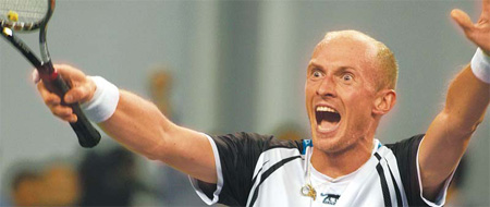 Davydenko sweeps past Nadal