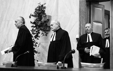 Czech court opens gate for EU reforms