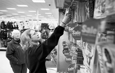 'Black Friday' may not signal retail comeback