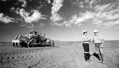 China leads record iron ore spending